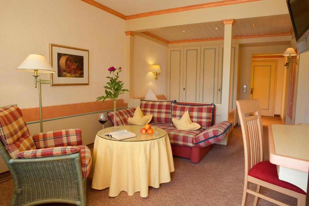 Hotel Lamm Baiersbronn Mitteltal Стая снимка
